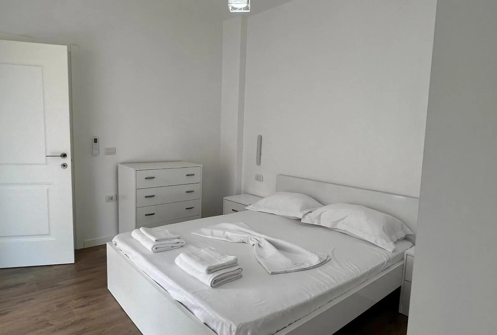 Vila Pashaj Zverneci Konukevi