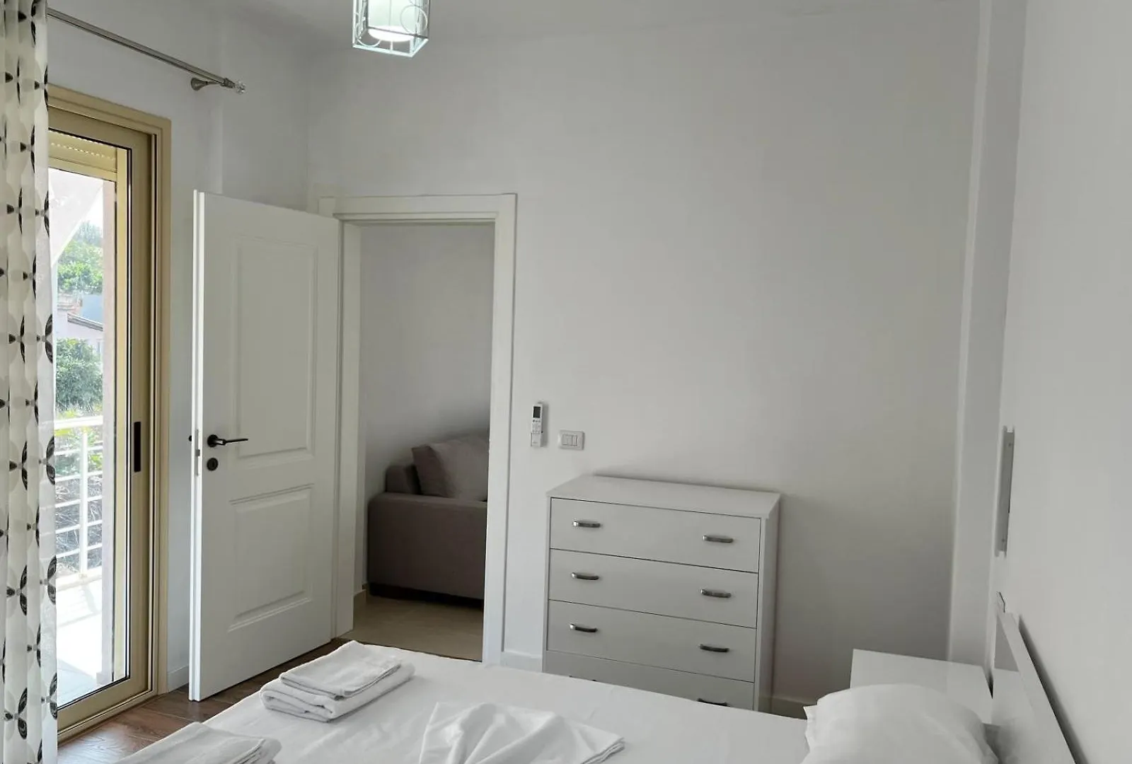 Vila Pashaj Zverneci Konukevi